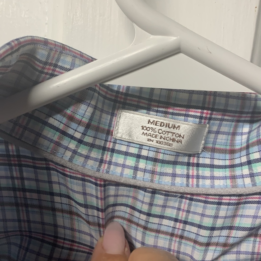 Button down - Picture 3 of 4